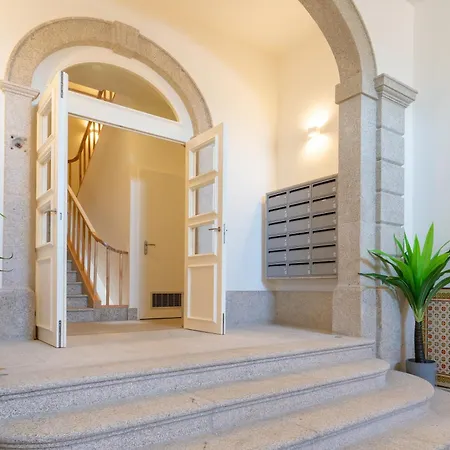 Host Wise - Fervenca Boutique Palace Appartement *