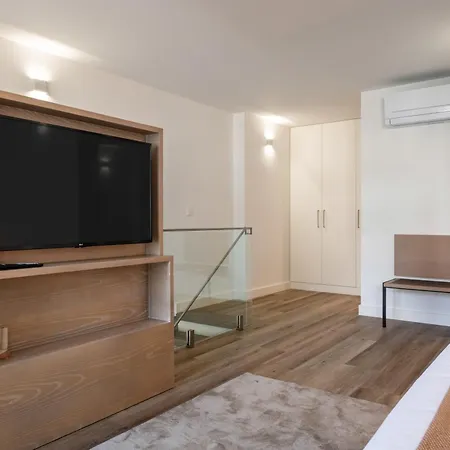 Host Wise - Fervenca Boutique Palace Apartment