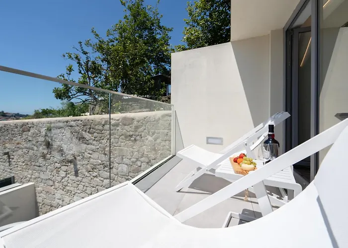 Host Wise - Fervenca Boutique Palace Apartament Vila Nova de Gaia